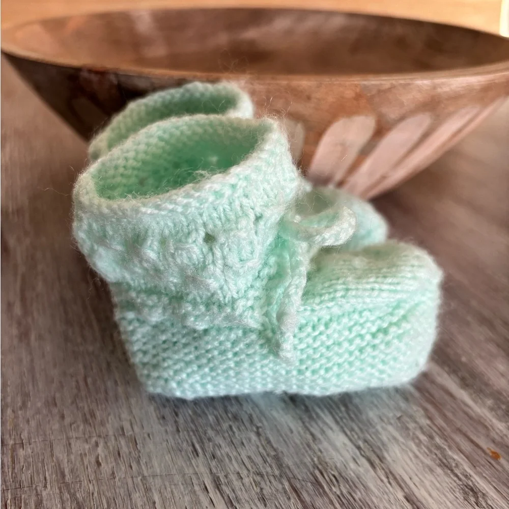 🎀👼 Vintage Knitted Handmade Baby Booties